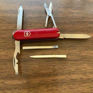 Swiss Army Victorinox Knife NEW